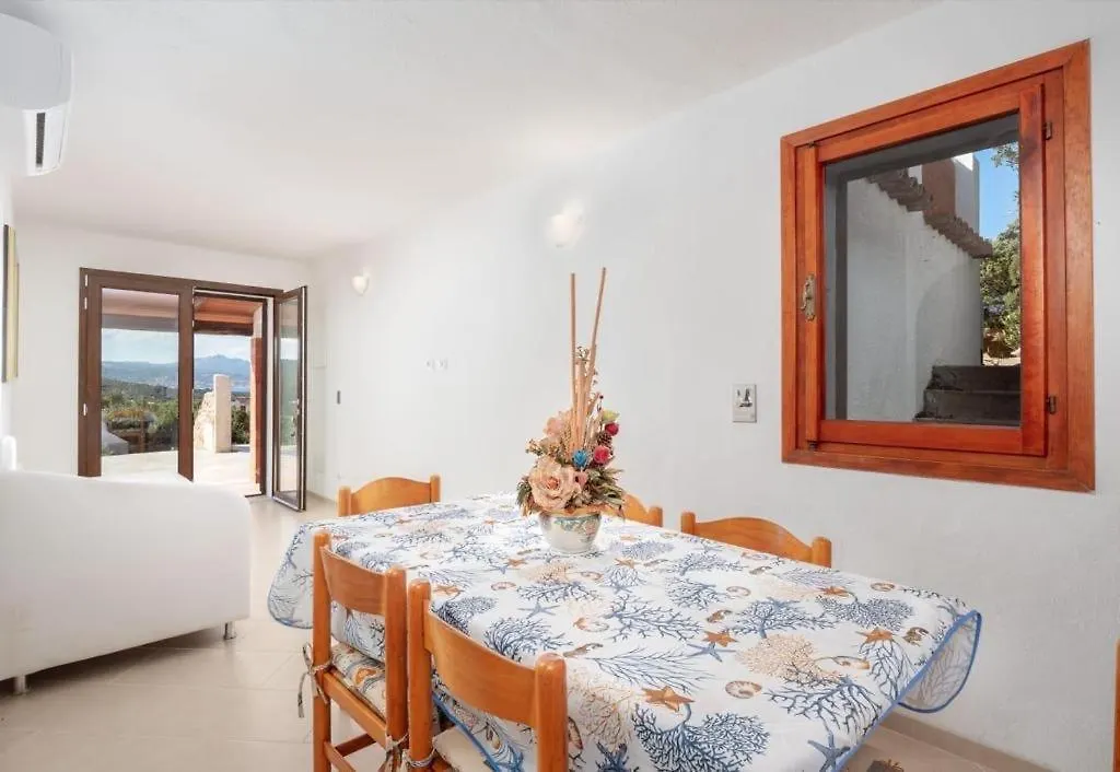 Rooms Boutique Baja Sardinia 0*,  Włochy