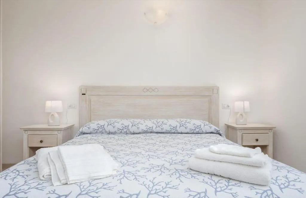 Rooms Boutique Baja Sardinia 0*,