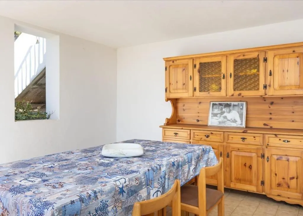 Rooms Boutique Baja Sardinia Włochy